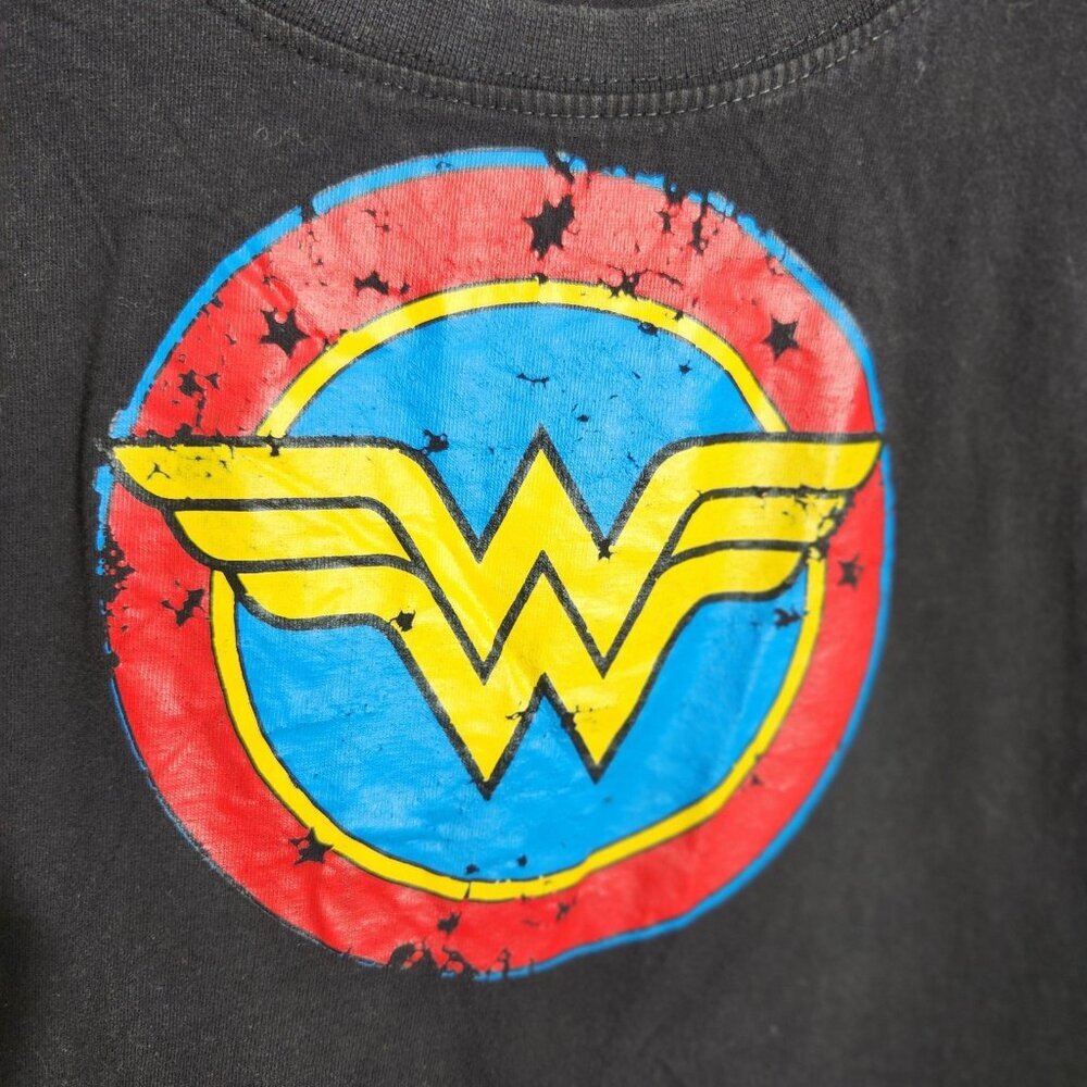 Wonder Woman Shirt Womens Small to Medium Black Distressed Graphic Superhero Tee - Picture 2 of 8